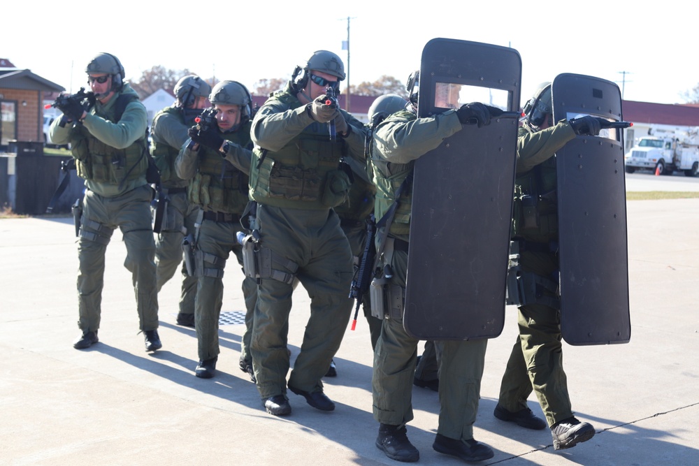 Fort McCoy Special Reaction Team holds training