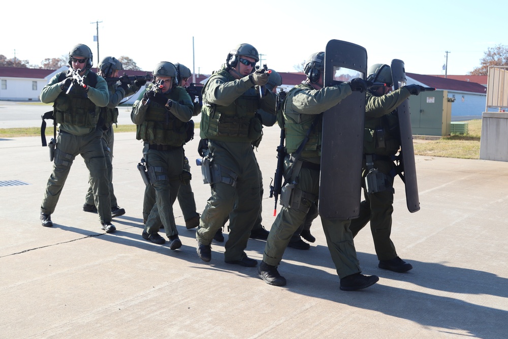 Fort McCoy Special Reaction Team holds training