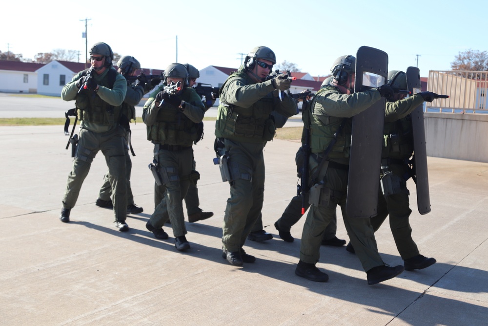 Fort McCoy Special Reaction Team holds training