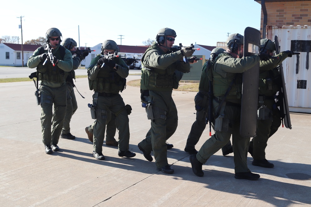 Fort McCoy Special Reaction Team holds training