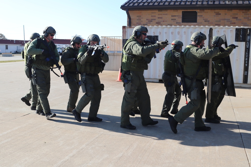 Fort McCoy Special Reaction Team holds training