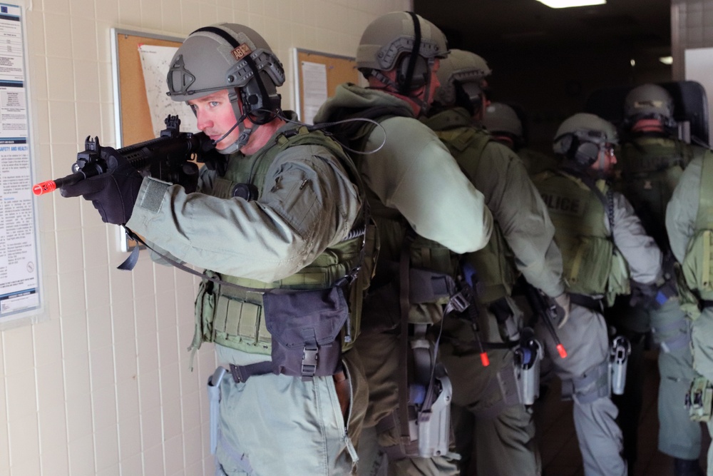 Fort McCoy Special Reaction Team holds training