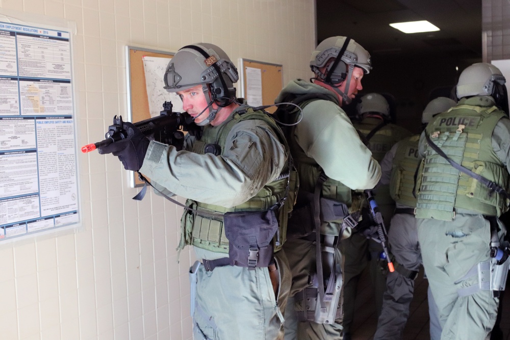 Fort McCoy Special Reaction Team holds training