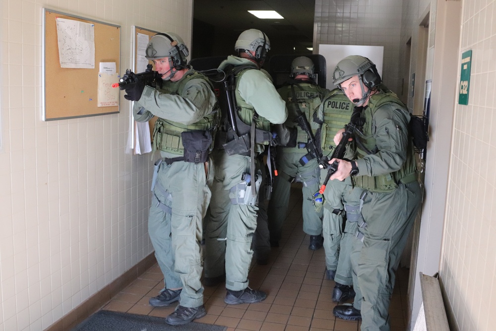 Fort McCoy Special Reaction Team holds training