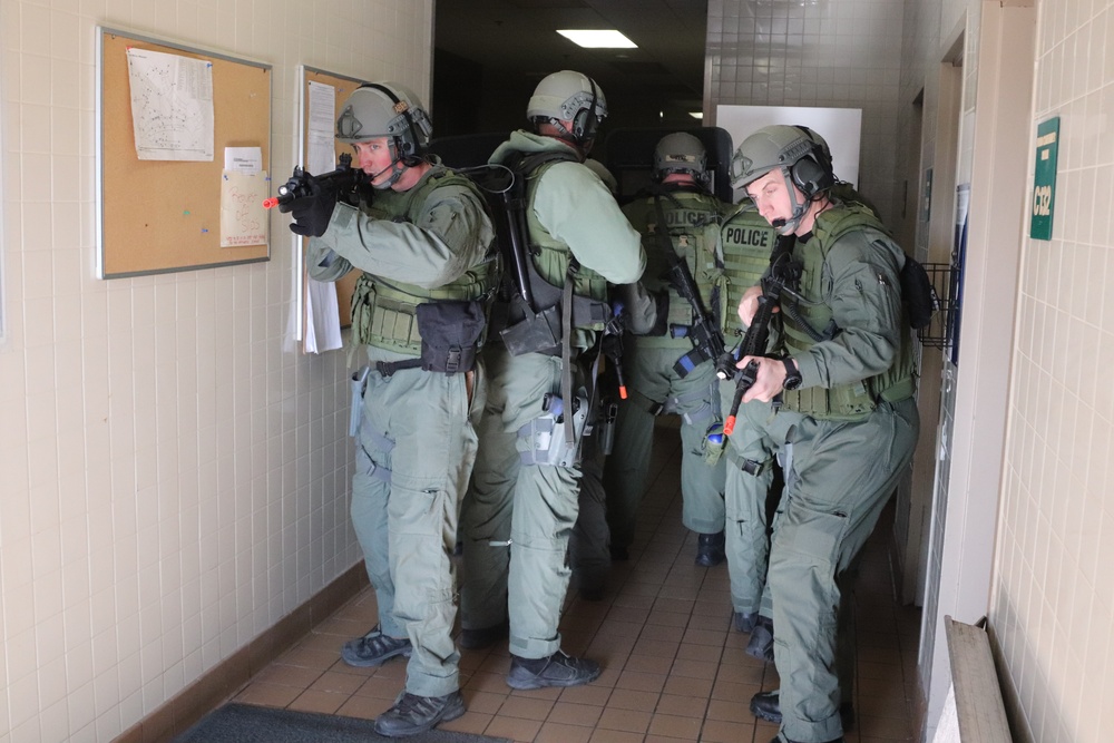 Fort McCoy Special Reaction Team holds training