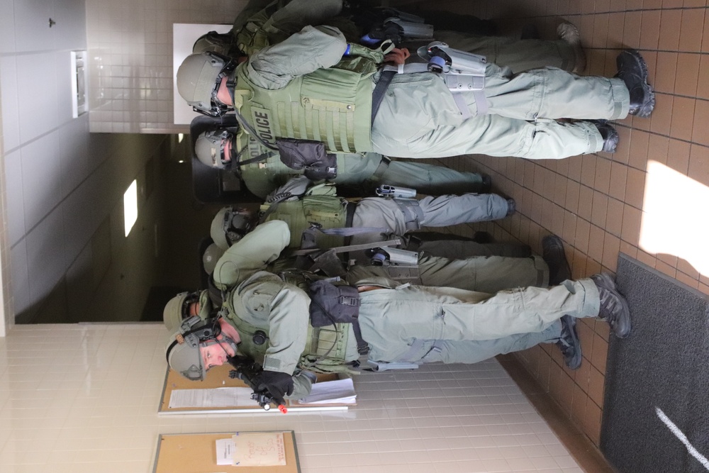 Fort McCoy Special Reaction Team holds training