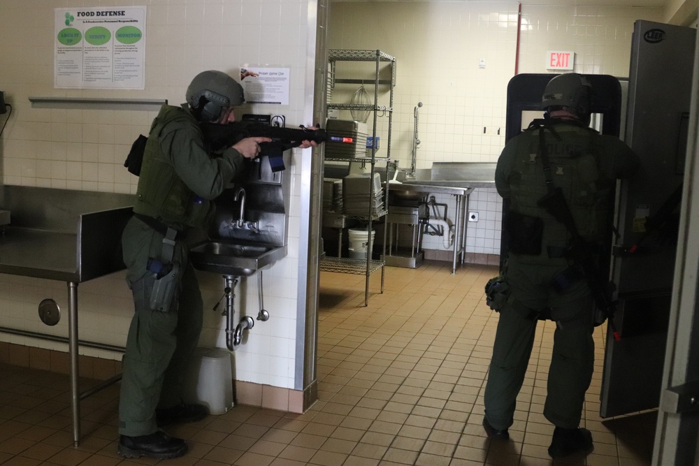 Fort McCoy Special Reaction Team holds training