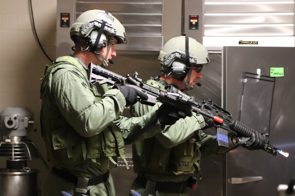 Fort McCoy Special Reaction Team holds training