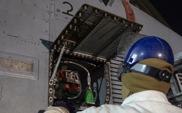 74th AMU crew chief services LOX