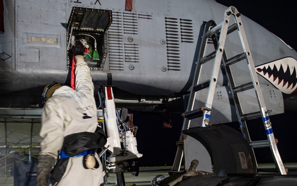 74th AMU crew chief services LOX