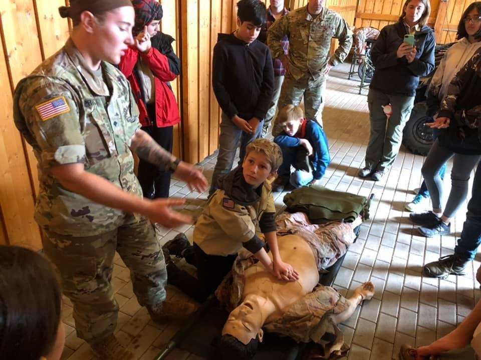 MEDDAC Bavaria Soldiers volunteer to teach BSA Troop first aid