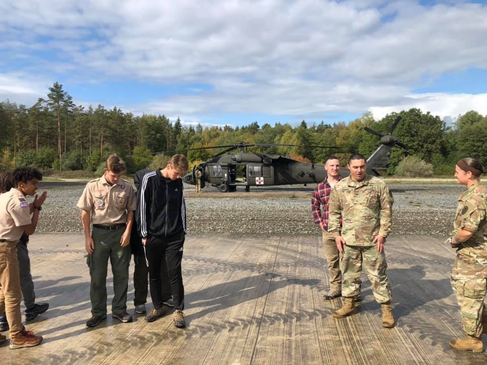 MEDDAC Bavaria Soldiers volunteer to teach BSA Troop first aid