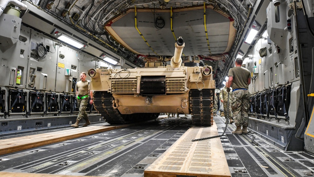 Projecting Combat Power: U.S. Soldiers, Airmen conduct joint M1 load
