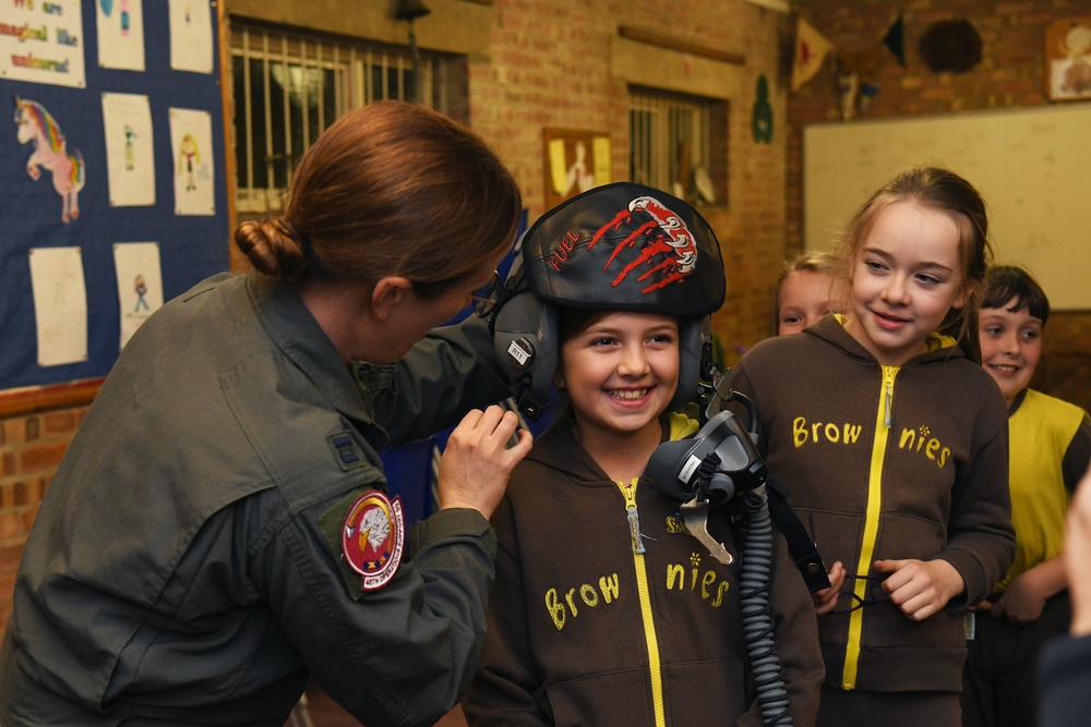 Liberty Wing warrior woman inspires local brownies to soar