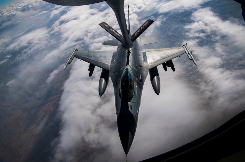 79th EFS refuels over Afghanistan