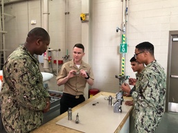 Center for Surface Combat Systems Names Mid-grade Instructor of the Year