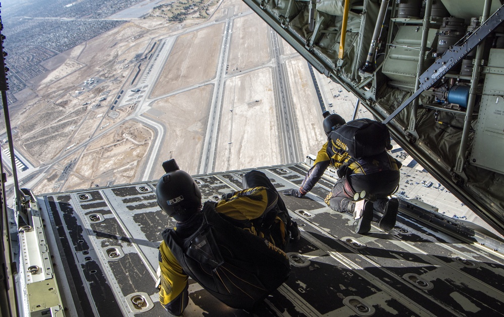 USSOCOM Para-Commandos and 79th RQS participate in Aviation Nation 2019