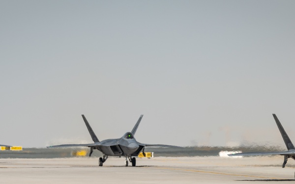 F-22s Arrive for the Dubai International Air Show