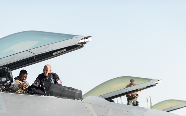 F-22s Arrive for the Dubai International Air Show