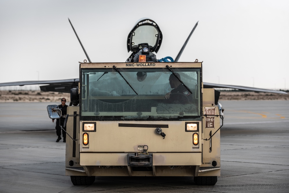 F-22s Arrive for the Dubai International Air Show