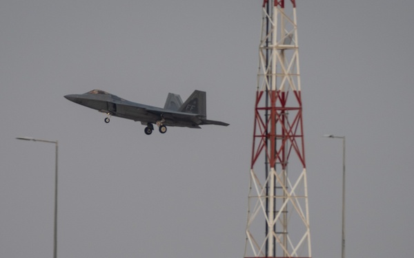 F-22s Arrive for the Dubai International Air Show