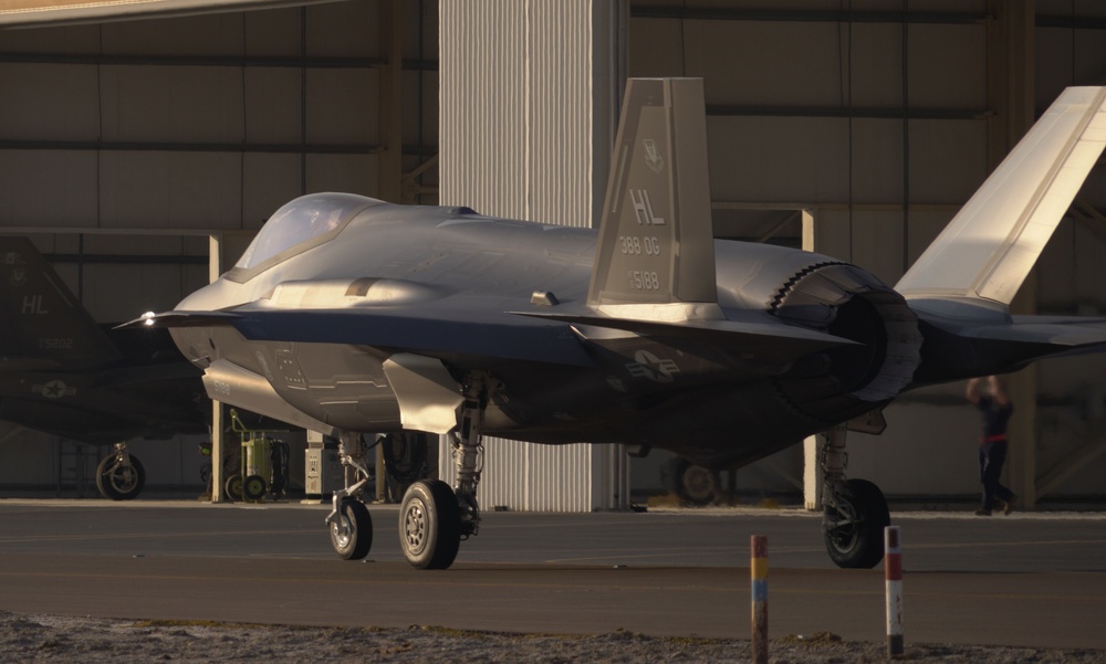 F-35A Lightning II's redeploy to Al Dhafra Air Base