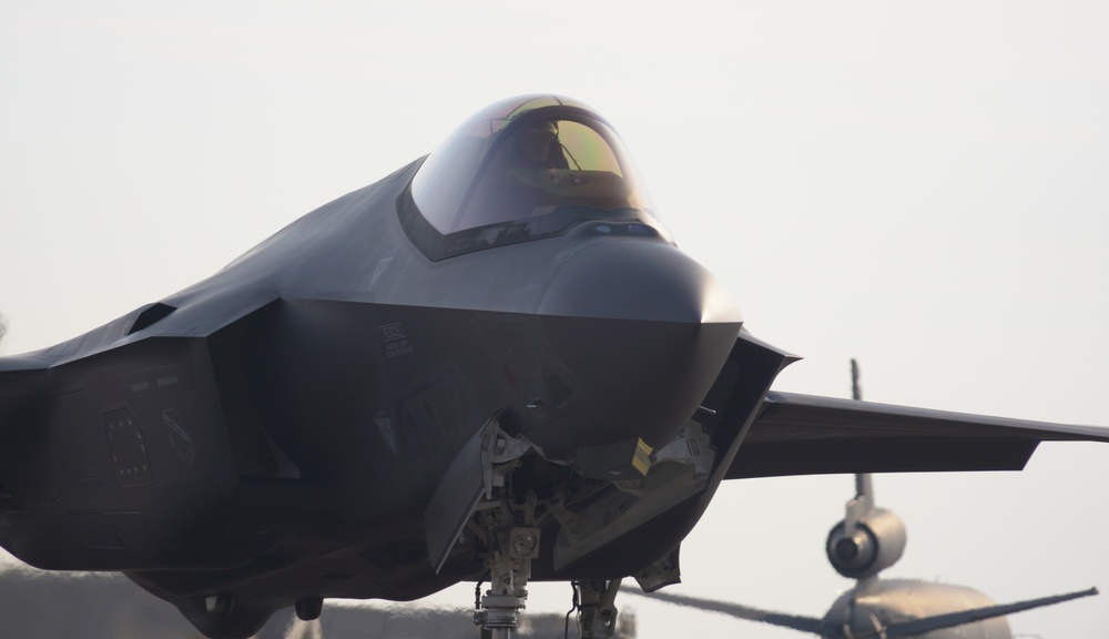F-35A Lightning II's redeploy to Al Dhafra Air Base