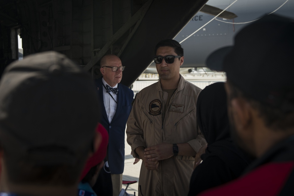 UAE Special Olympics tours U.S. aircraft during Dubai Airshow