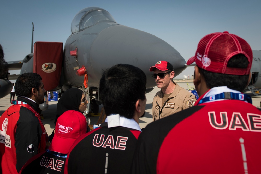 UAE Special Olympics tours U.S. aircraft during Dubai Airshow