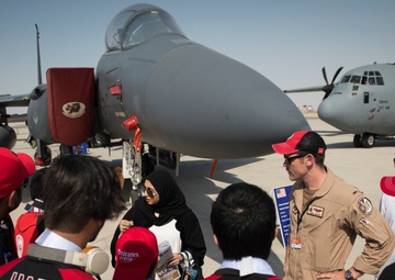 UAE Special Olympics tours U.S. aircraft during Dubai Airshow