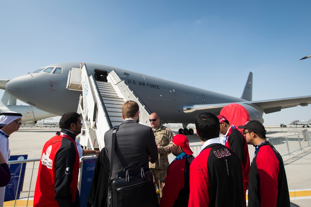 UAE Special Olympics tours U.S. aircraft during Dubai Airshow