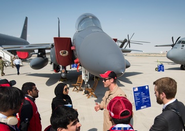 UAE Special Olympics tours U.S. aircraft during Dubai Airshow