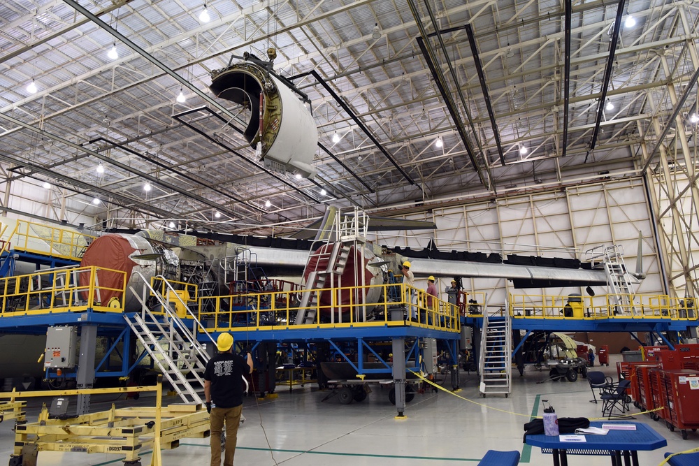 562nd AMXS C-17 Globemaster III Maintenance