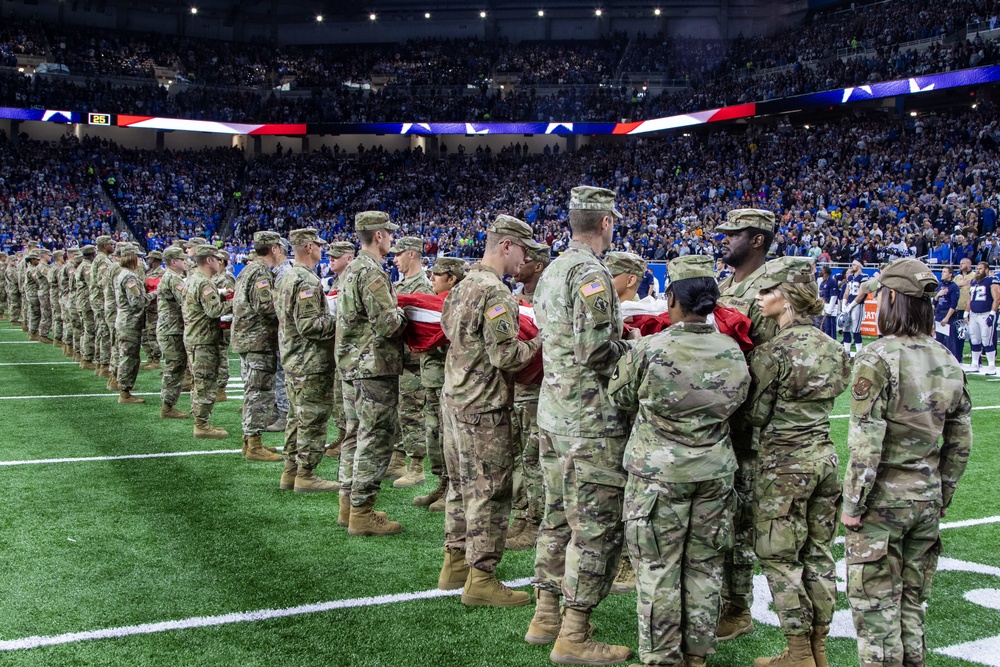 DVIDS Images Detroit Lions Honor Service Members During Salute To