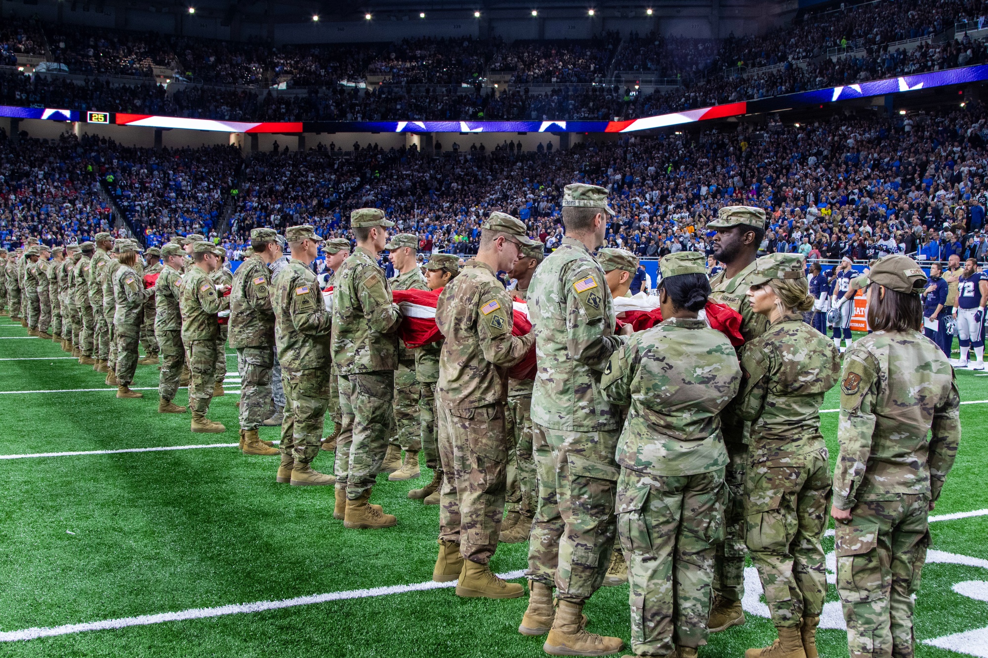 Detroit lions salute store to service 2019