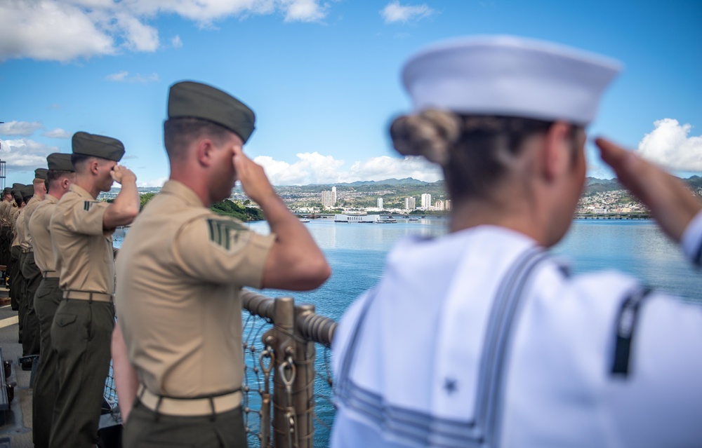 USS Harpers Ferry Arrives in Hawaii