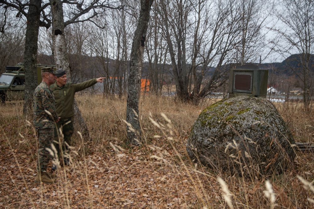 2d MLG Commander's Tour