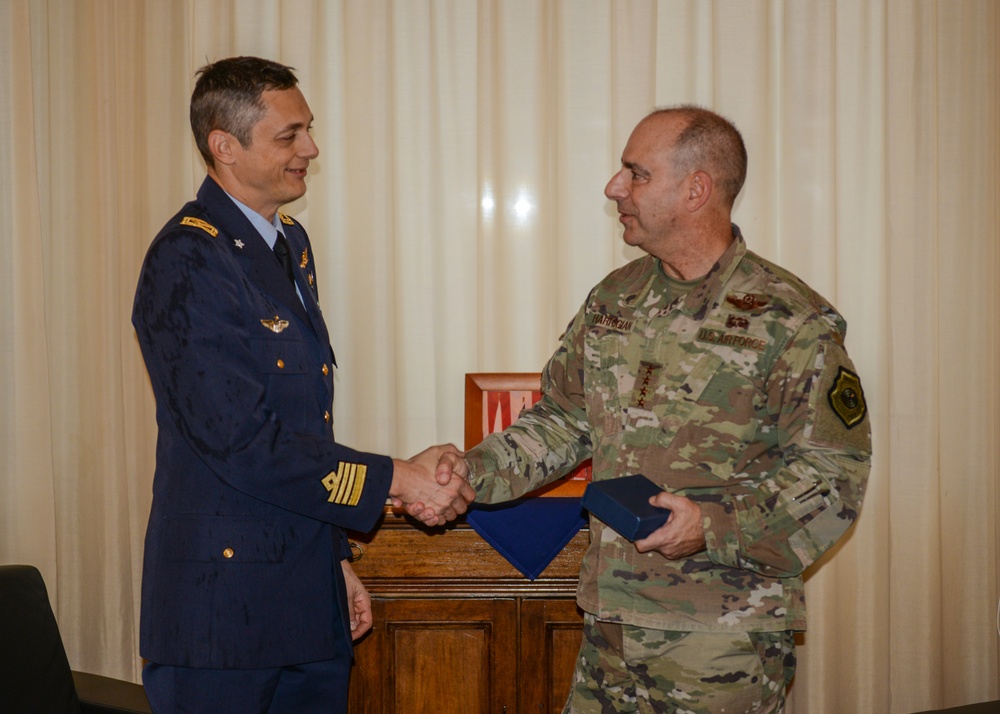 General Harrigian Visits Aviano