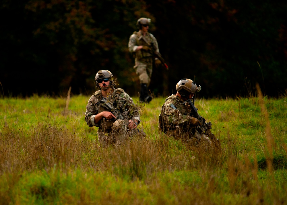 Special Forces conduct small tactics training