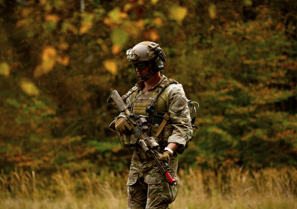 Special Forces conduct small tactics training