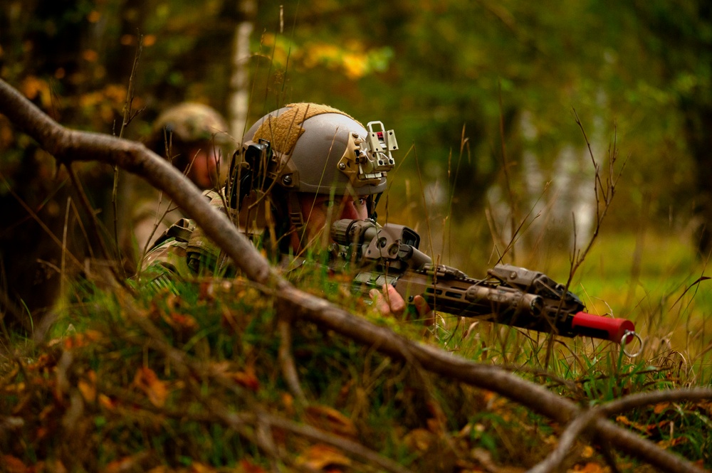 Special Forces conduct small tactics training