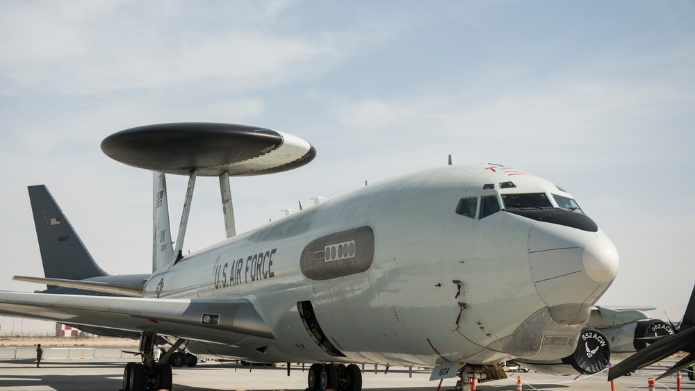 U.S. showcases assets during 2019 Dubai Airshow opening day
