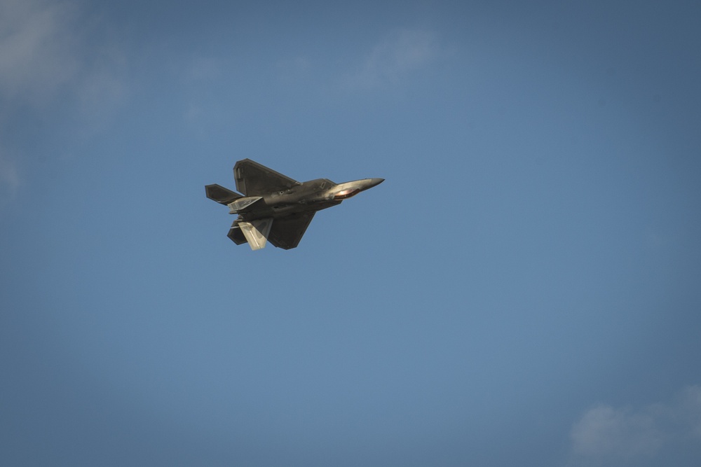 U.S. showcases assets during 2019 Dubai Airshow opening day