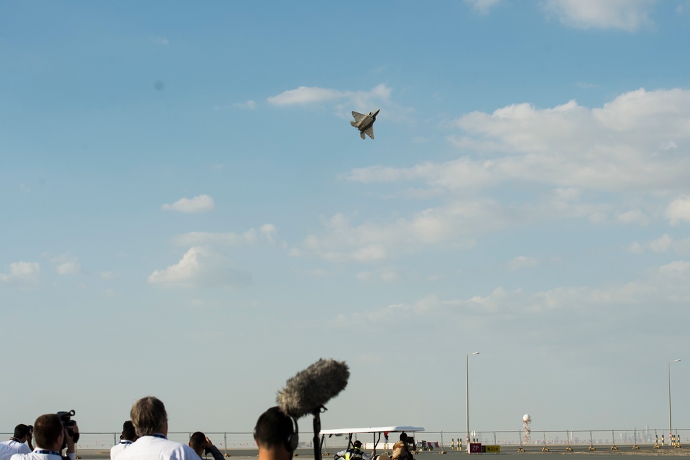 U.S. showcases assets during 2019 Dubai Airshow opening day