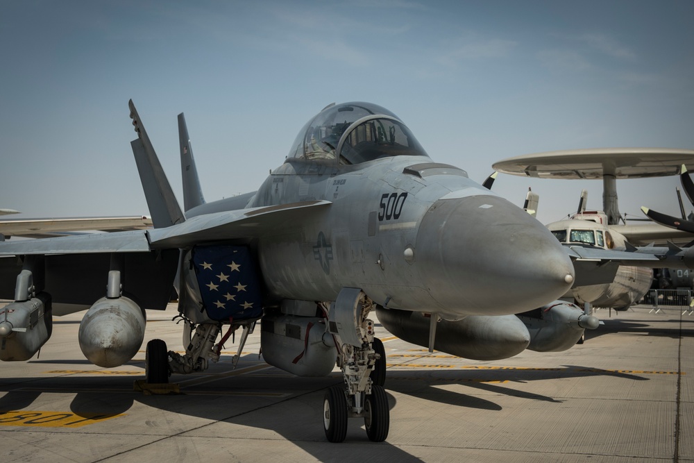 U.S. showcases assets during 2019 Dubai Airshow opening day