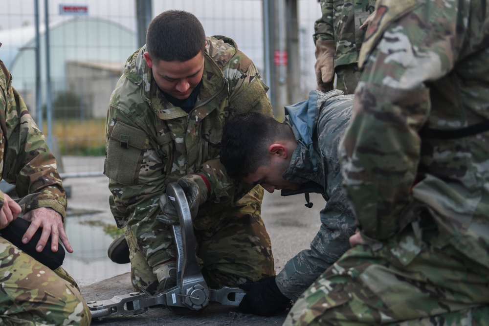 Exercise: Crashed damaged disabled aircraft recovery