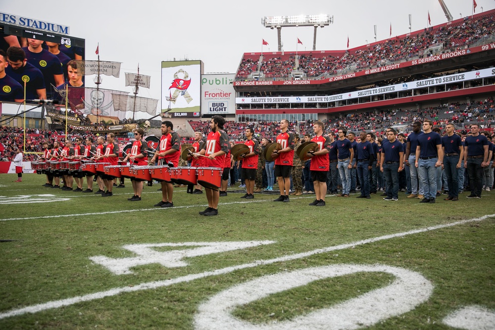 USCENTCOM commander delivers Oath of Enlistment during Buccaneers game