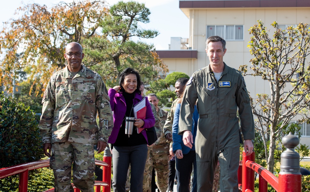 Pacific Air Forces commander meets with Team Yokota