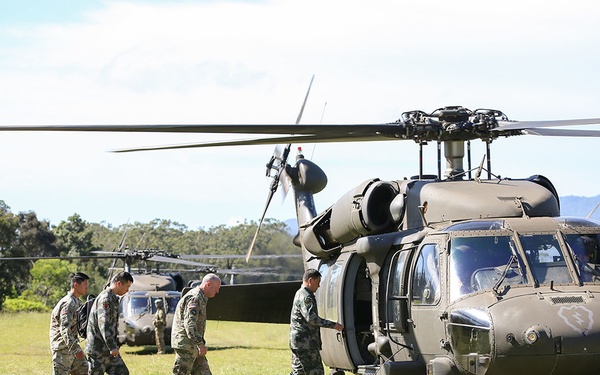 Chinese visits 25th ID