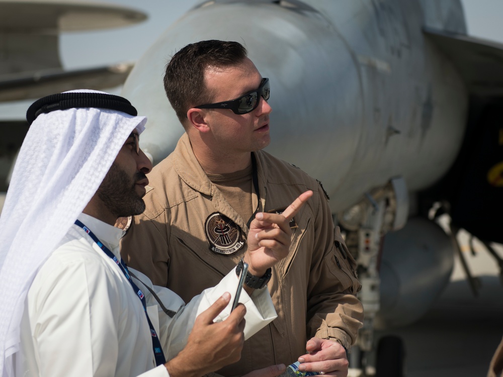 U.S. Navy showcases aircraft capabilities during 2019 Dubai Airshow